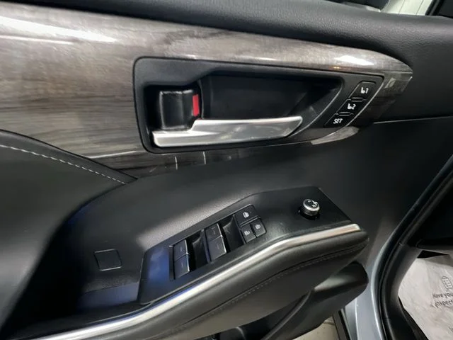 Used 2021 Blue Toyota Platinum image 25