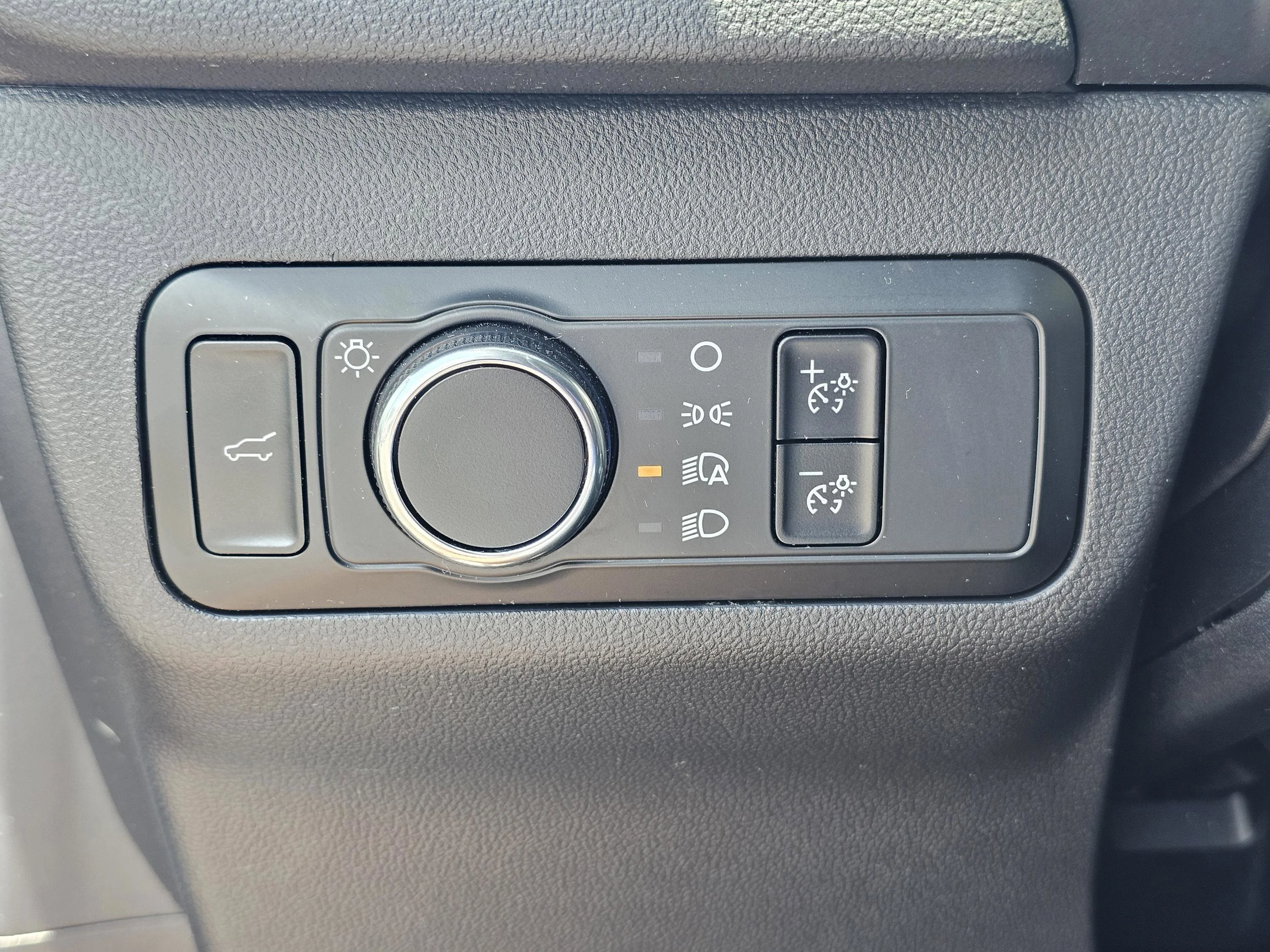 Used 2025 Agate Black Metallic Ford Active image 19