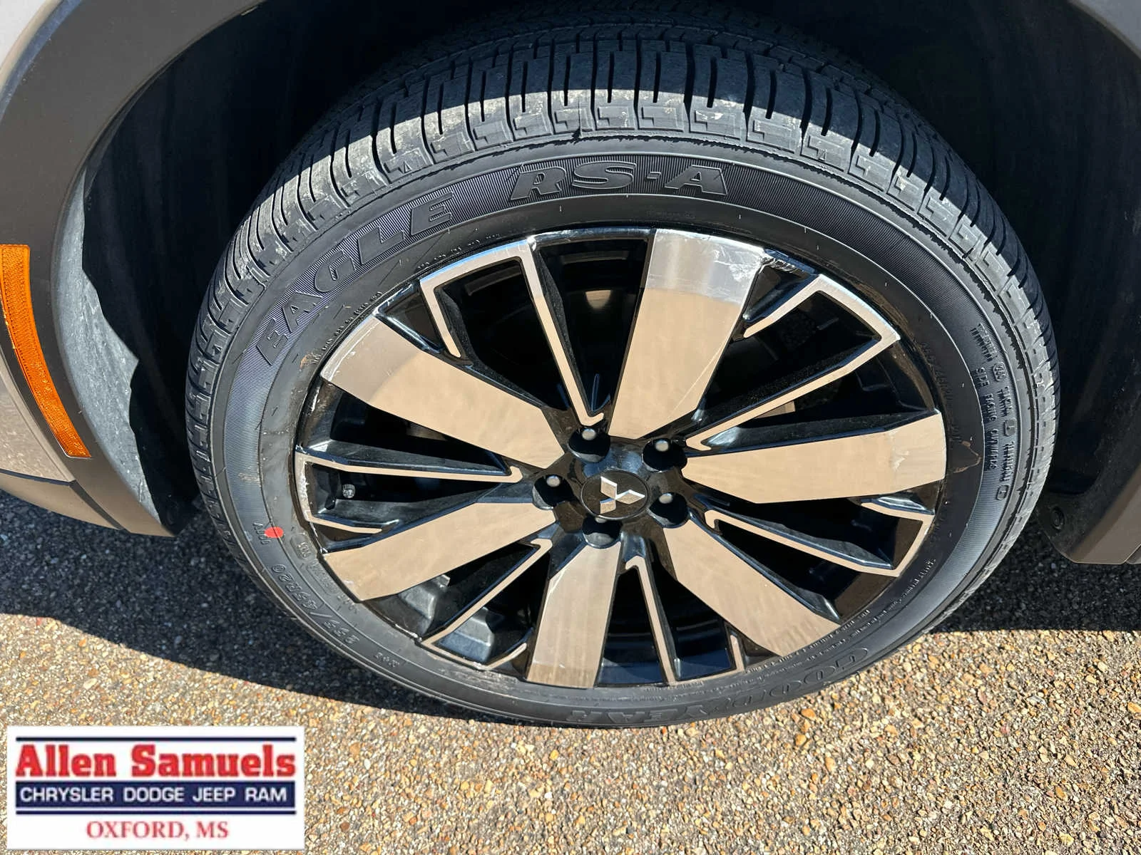 2025 Mitsubishi Outlander SE - Photo 41