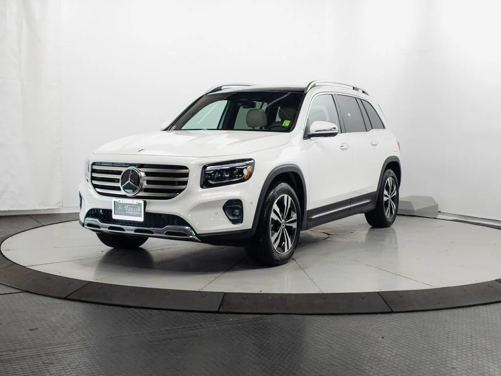 New 2026 Polar White Mercedes-Benz GLB 250 image 39