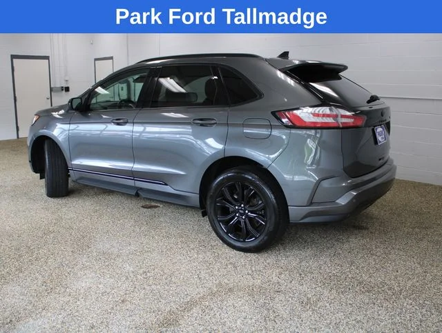Used 2022 Gray Metallic Ford SE image 2