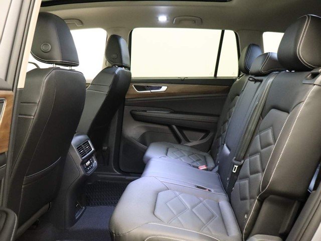 New 2026 Silver Mist Metallic Volkswagen 2.0T SE W/TECHNOLOGY image 15