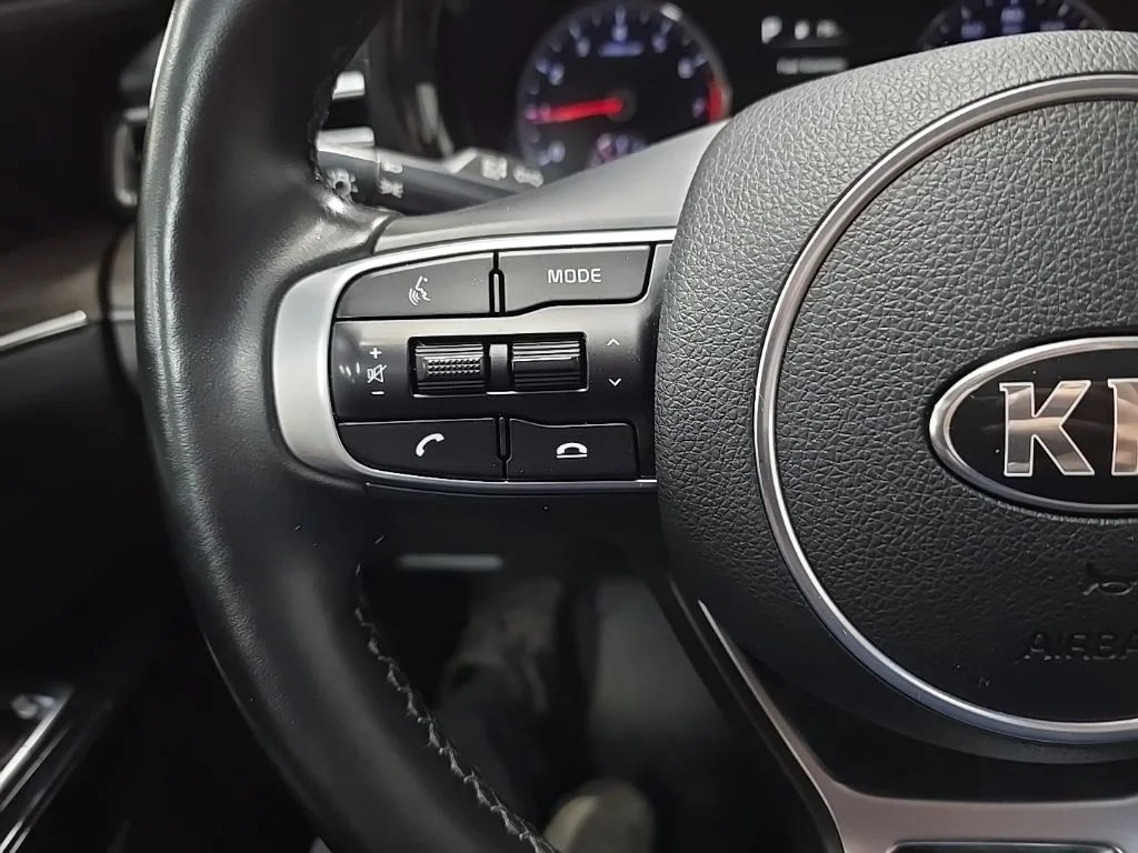 Used 2021 Black Kia EX image 21