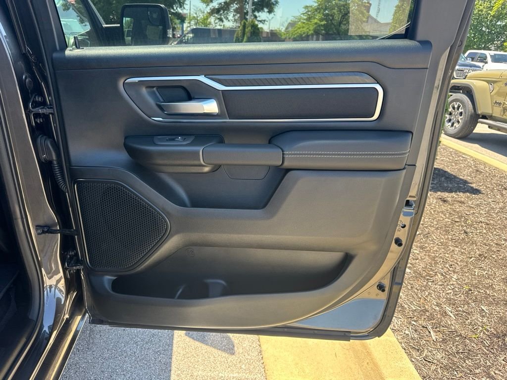 New 2026 Granite Crystal Metallic Clear-Coat Exterior Paint RAM Big Horn/Lone Star image 12