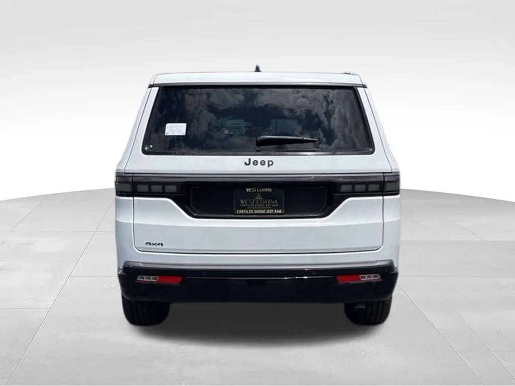 New 2026 Bright White Clear-Coat Exterior Paint Jeep Limited Altitude image 6