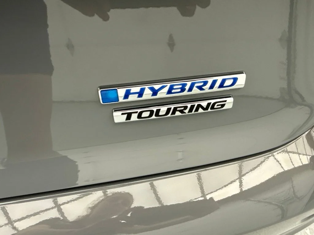 New 2026 Urban Gray Pearl Honda Touring image 9