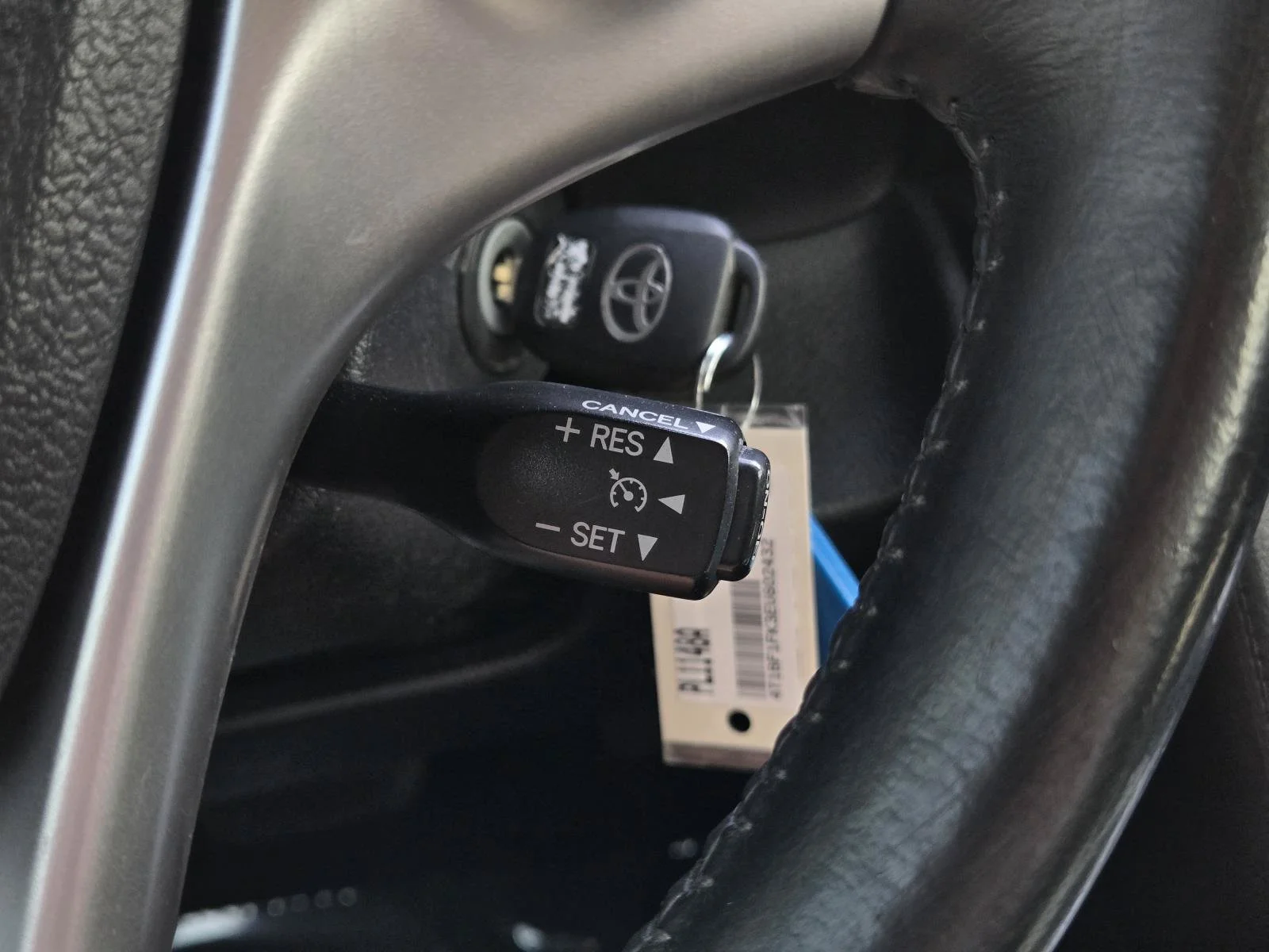 Used 2014 Barcelona Red Metallic Toyota SE image 19