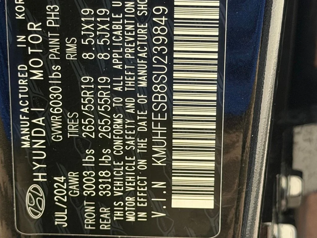 Used 2025 Black Genesis 2.5T image 42