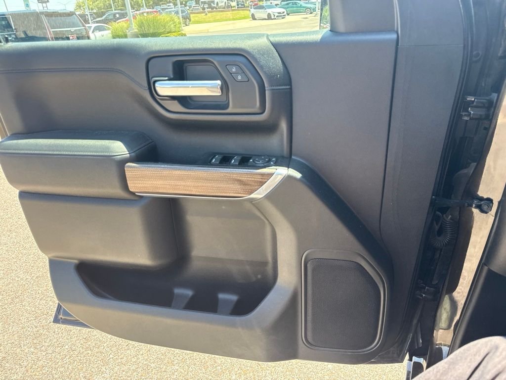Used 2019 Brown Chevrolet LT image 12