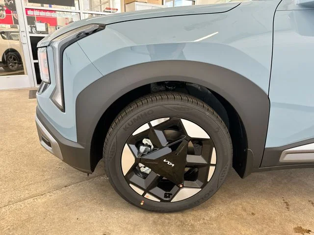 New 2027 Frost Blue / Black Roof Kia S image 20