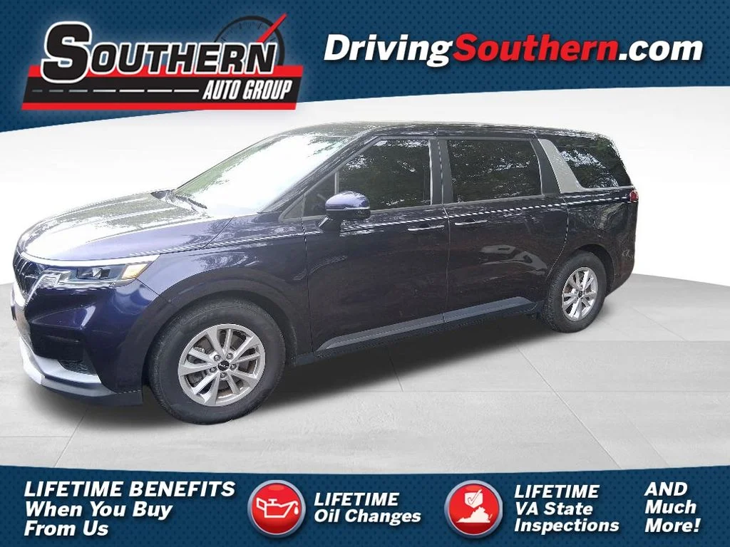2023 Kia Sedona LX's photo