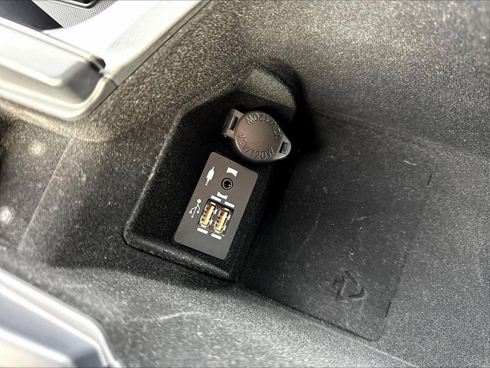 Certified Used 2024 White Lexus  image 18