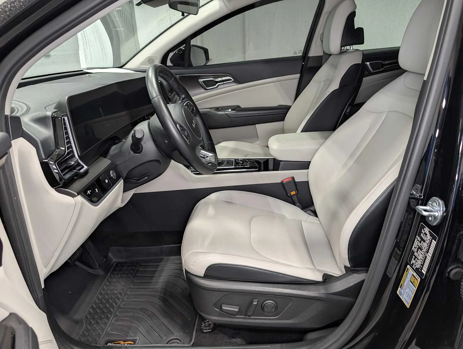 Used 2023 Ebony Black Kia EX image 4
