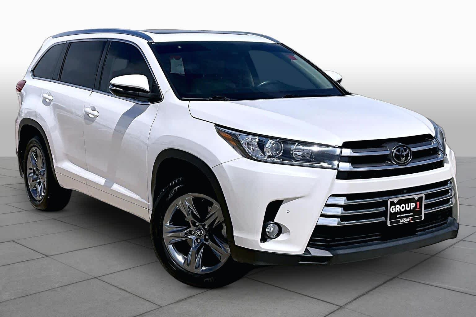 Used 2018 Blizzard Pearl Toyota Limited image 3