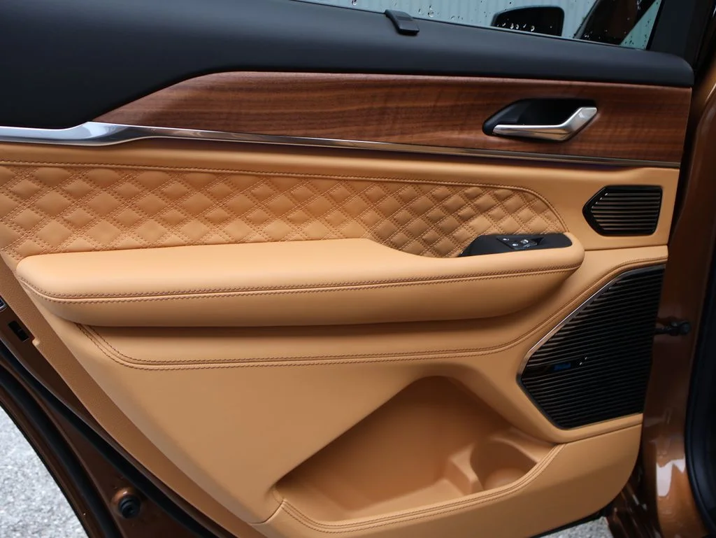 New 2026 Copper Shino Metallic Clear-Coat Exterior Paint Jeep Summit image 18