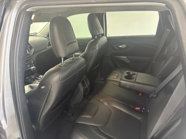 Used 2019 Silver Jeep Limited image 18