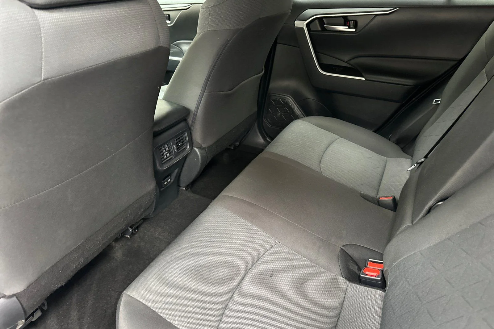 Used 2025 White Toyota XLE image 16