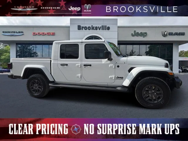 2026 Jeep Gladiator Sport S Auto's photo