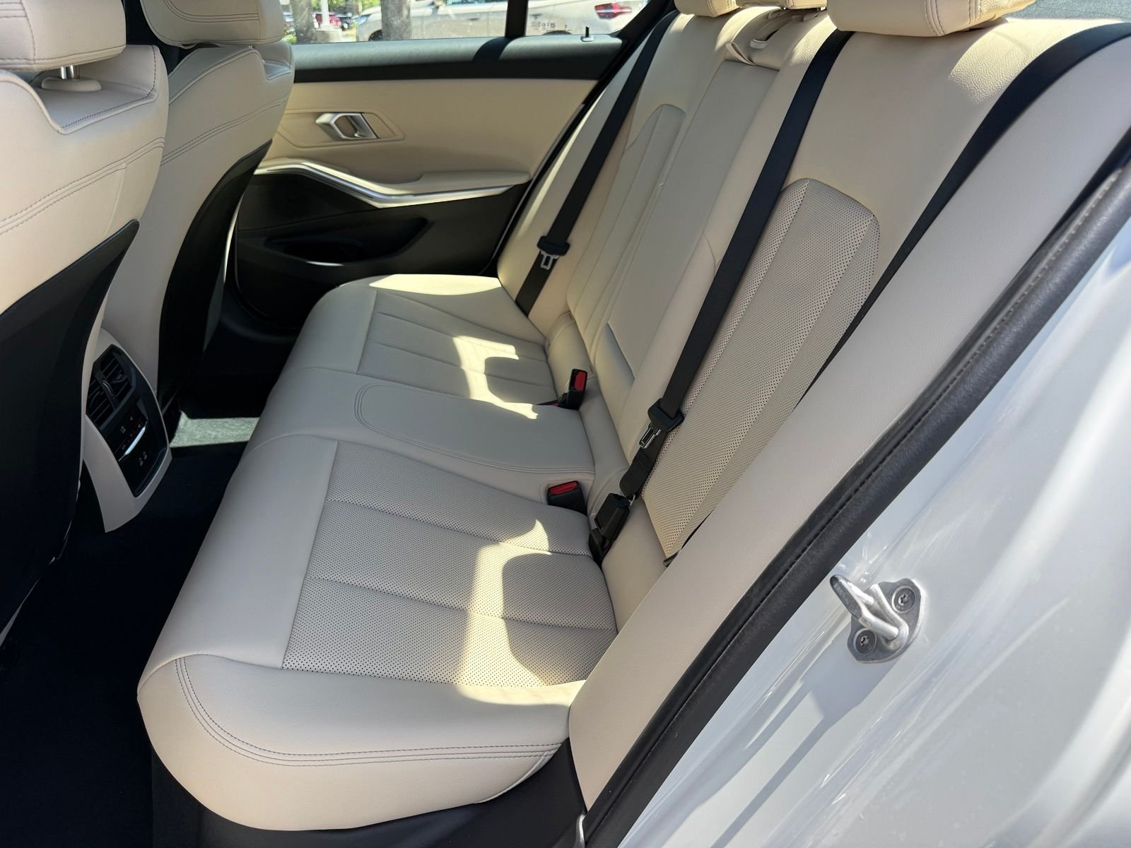 New 2026 Alpine White BMW 330i image 30