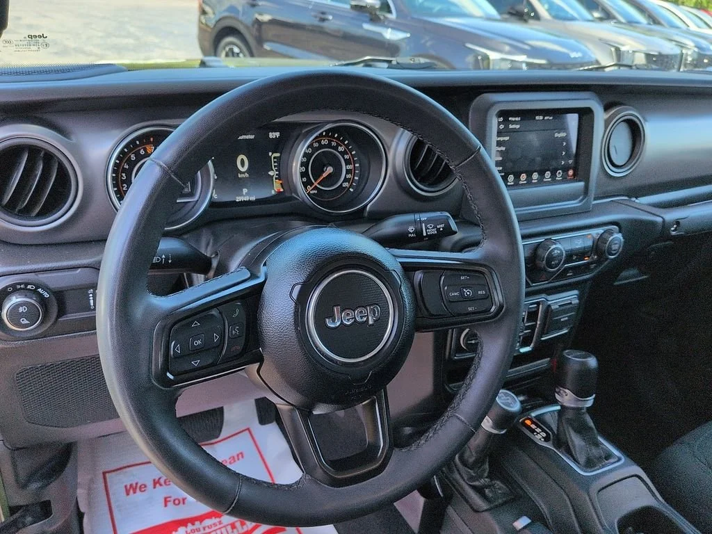 Used 2023 Green Jeep Willys image 9