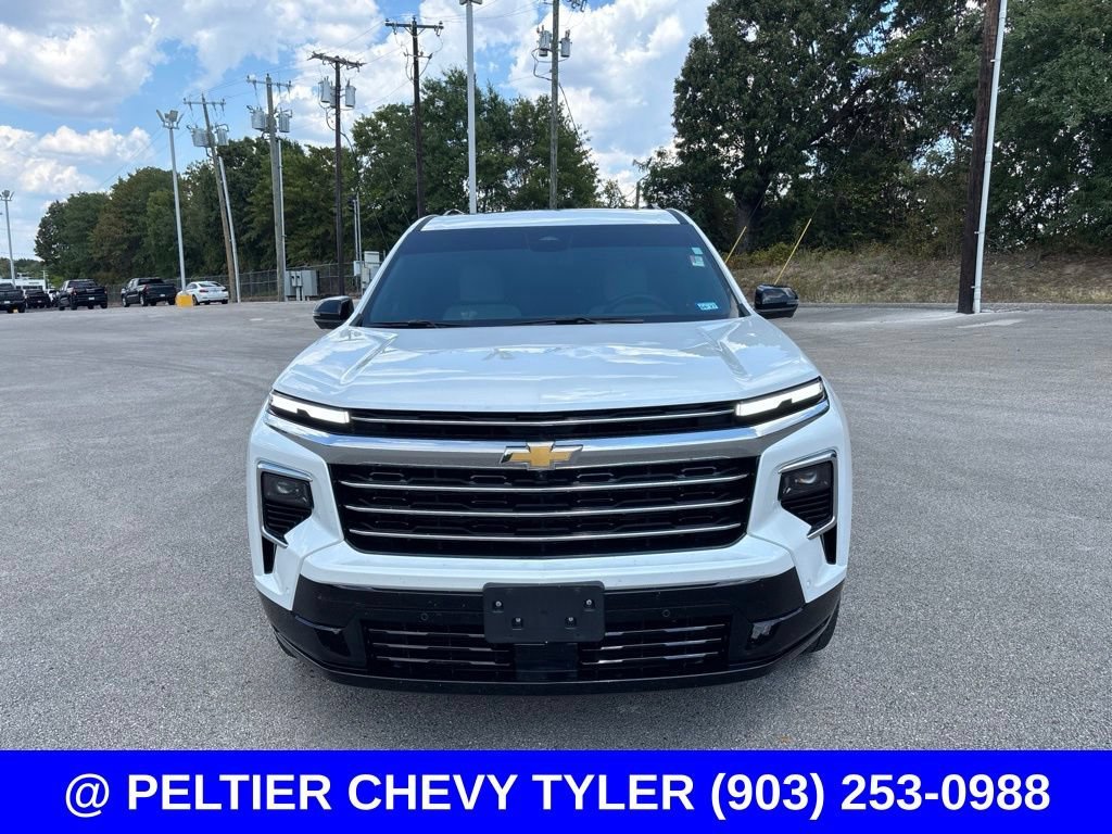 Used 2025 Iridescent Pearl Tricoat Chevrolet High Country image 2