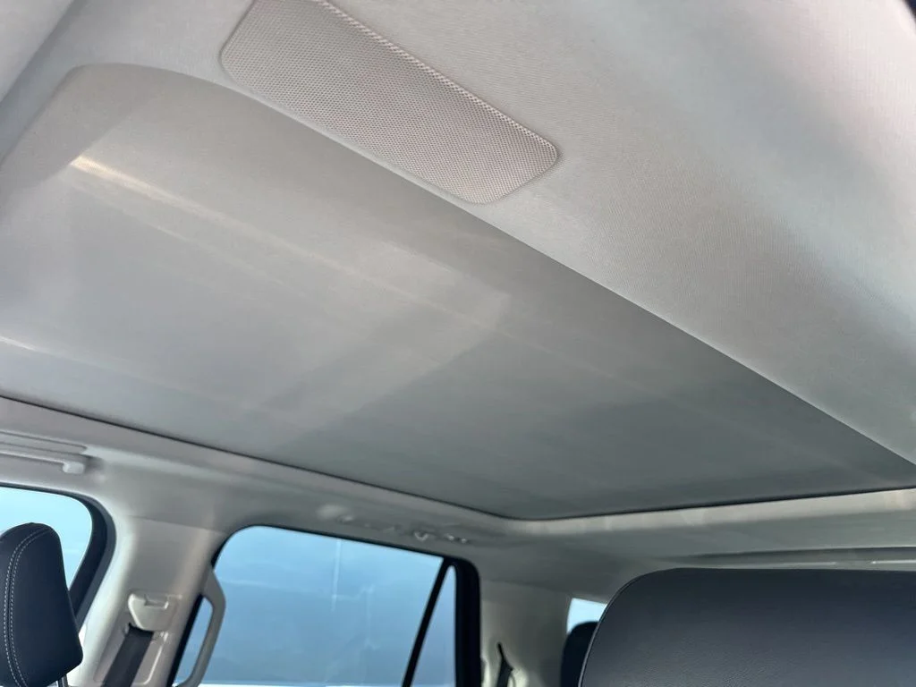 Used 2025 Black Ford Platinum image 5
