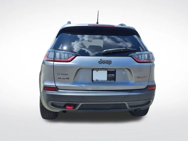 Used 2020 Silver Jeep Trailhawk image 17