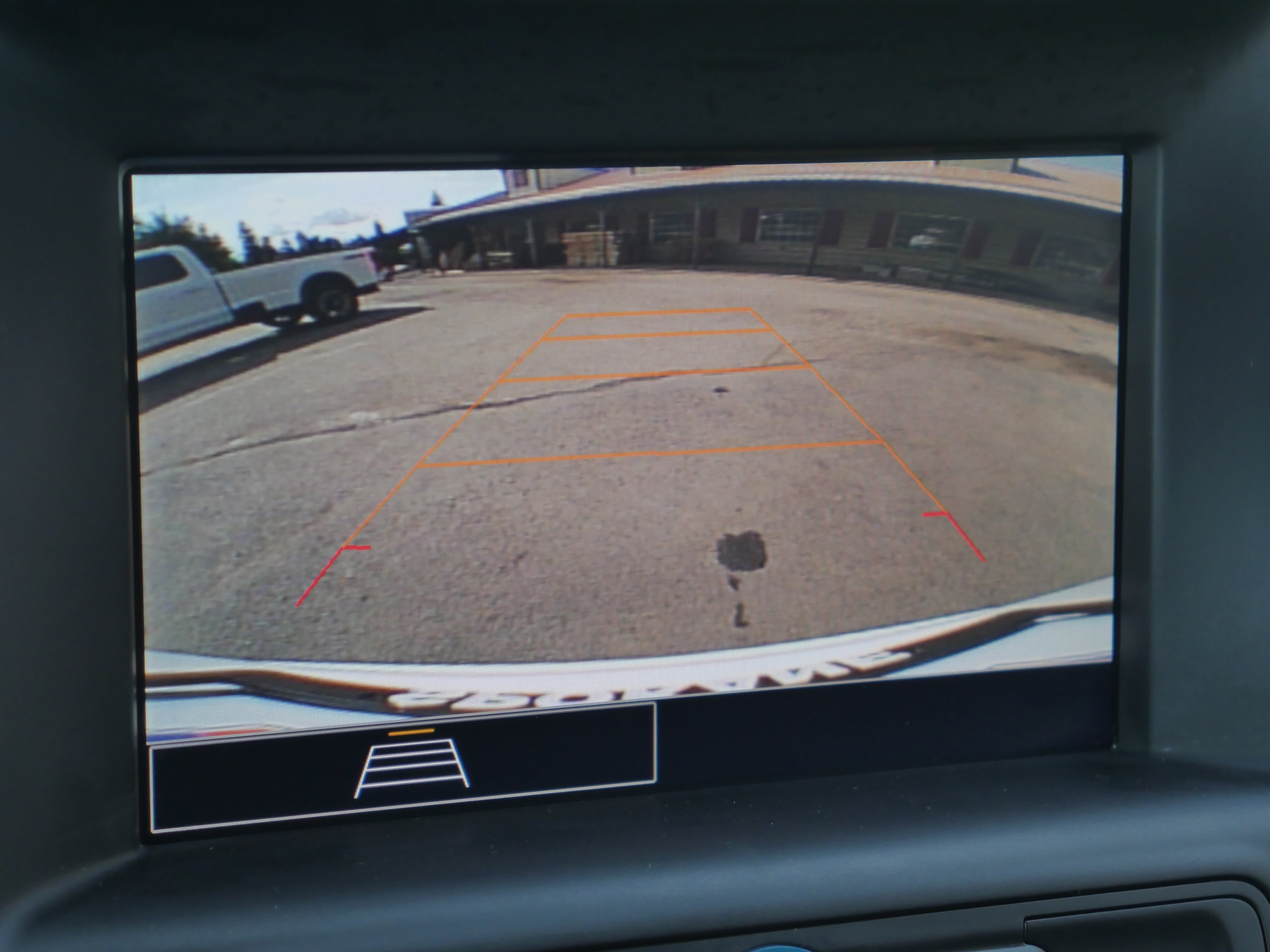 Used 2024 Summit White GMC SLE image 13