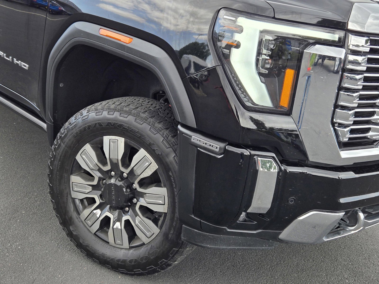 Certified Used 2024 Onyx Black GMC Denali image 9