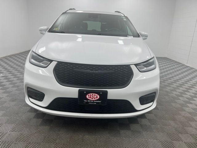 Used 2022 White Chrysler Touring L image 3