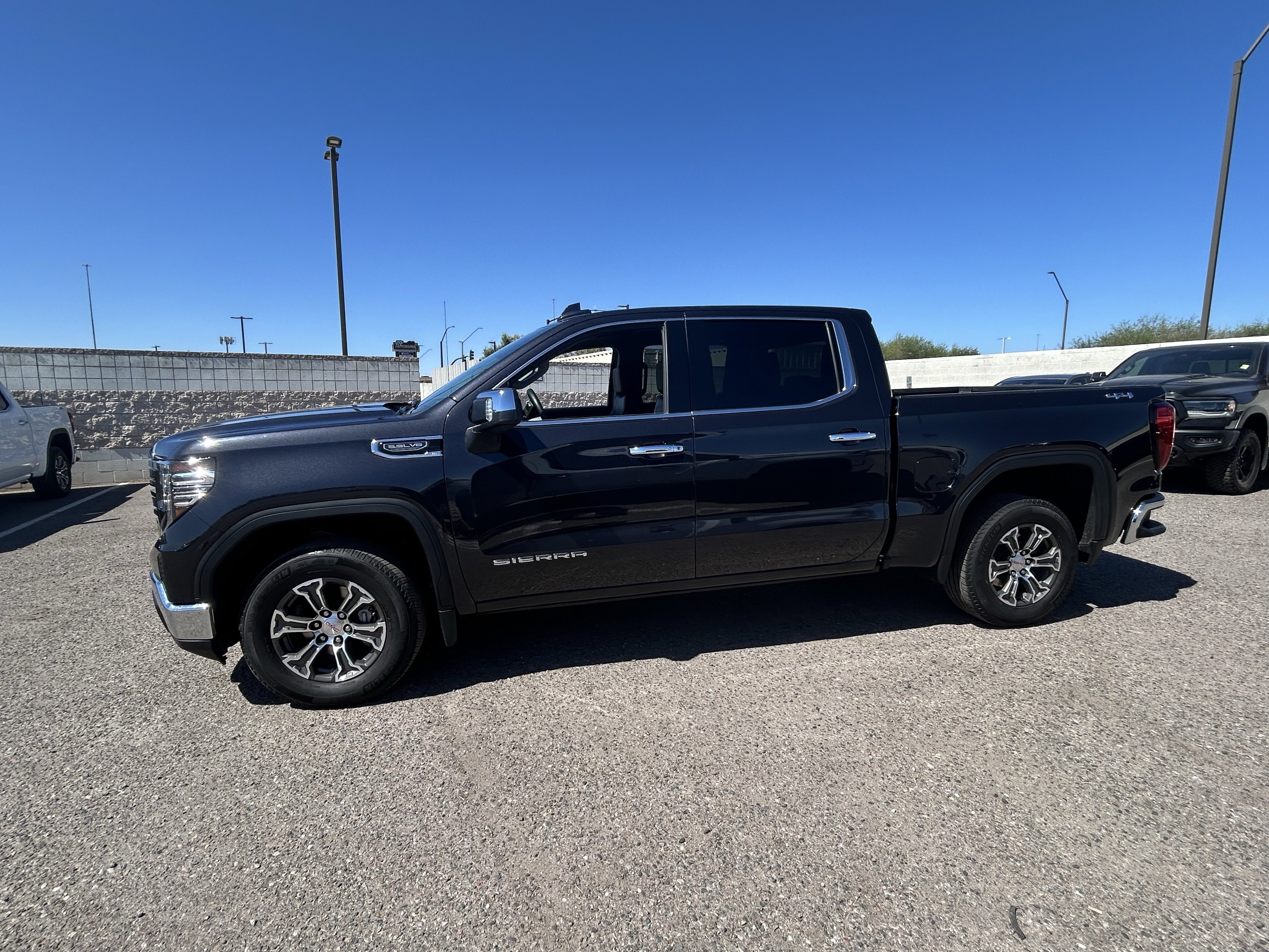 2025 GMC Sierra 1500 SLT - Photo 2