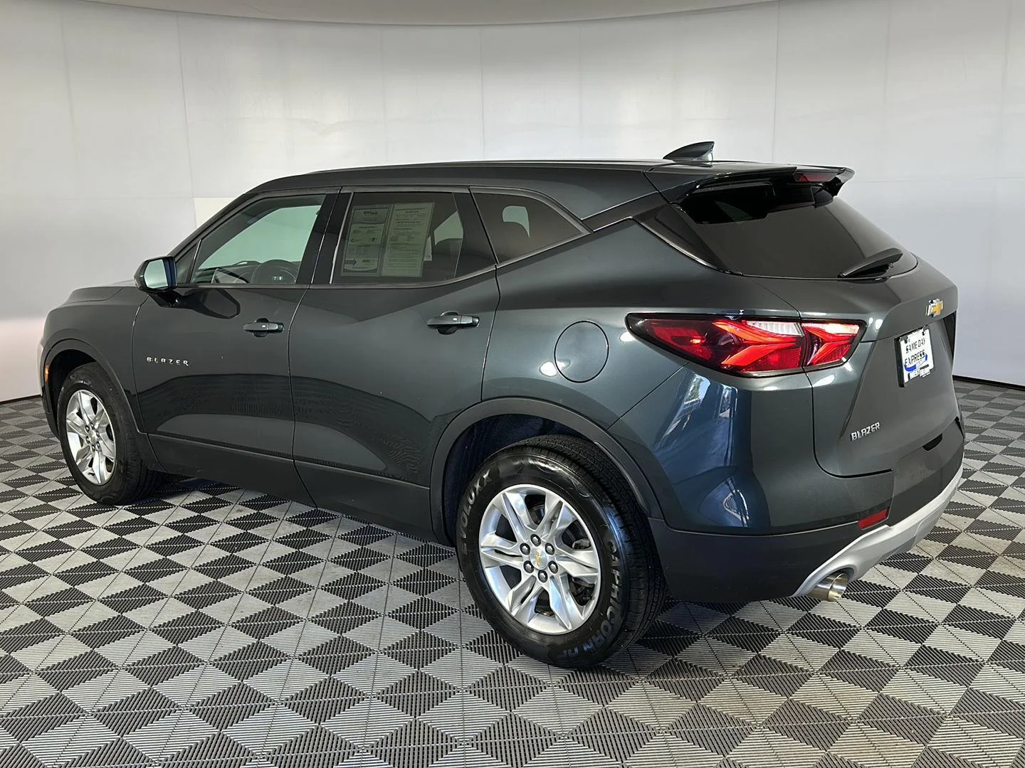 Used 2020 Graphite Metallic Chevrolet LT image 4