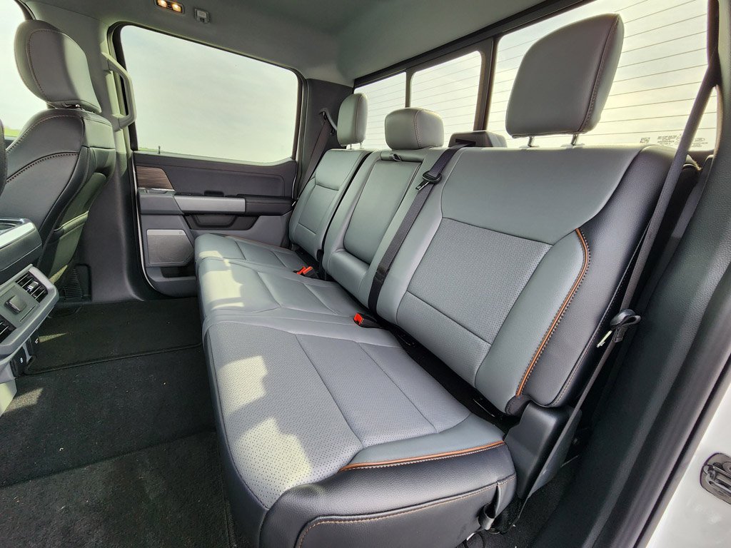 Used 2025 Oxford White Ford LARIAT image 10