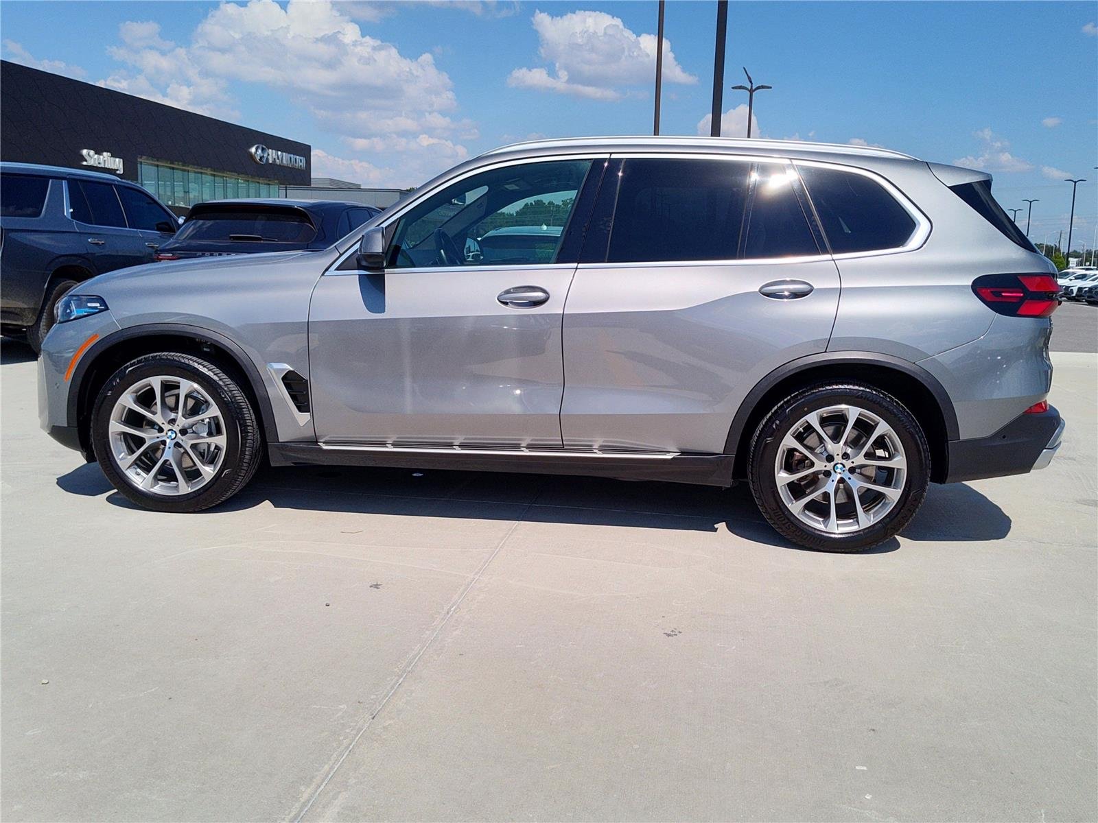 Certified Used 2025 Skyscraper Grey Metallic BMW xDrive40i image 3