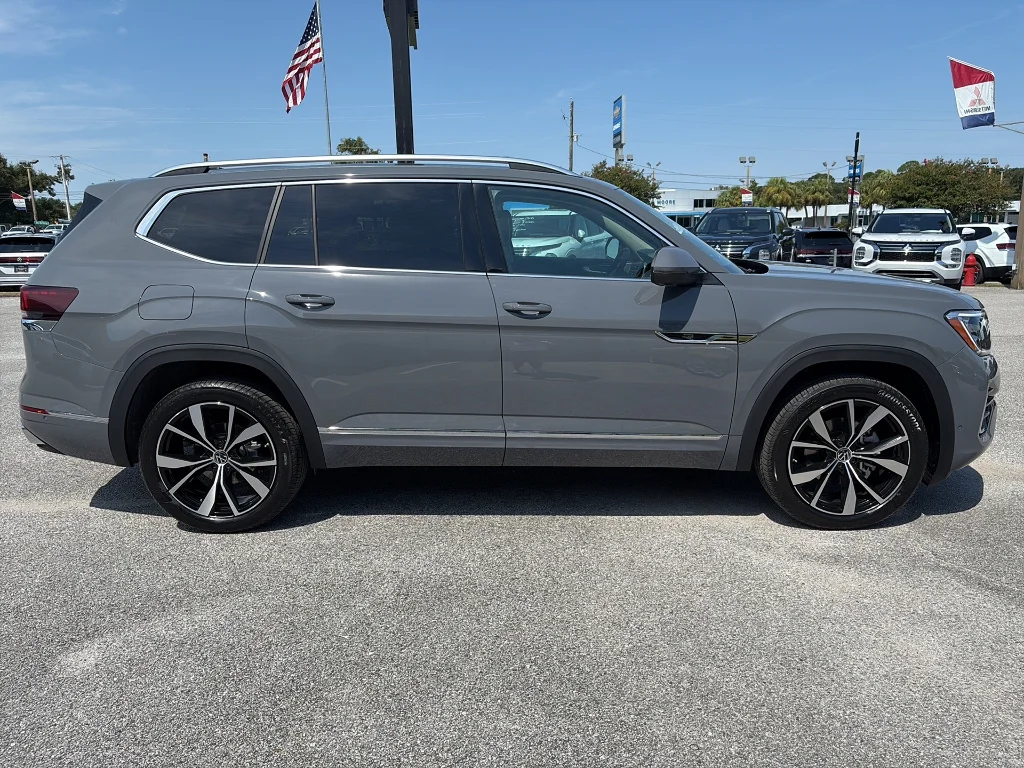 2026 Volkswagen Atlas SEL Premium R-Line - Photo 7