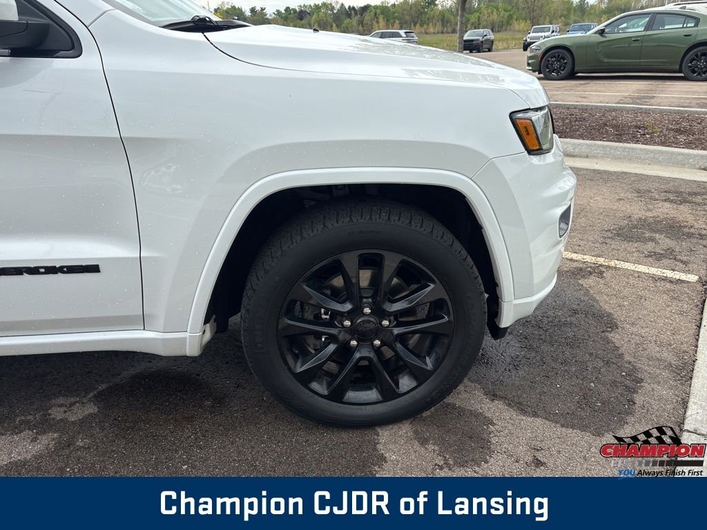 Used 2022 White Jeep Laredo X image 40