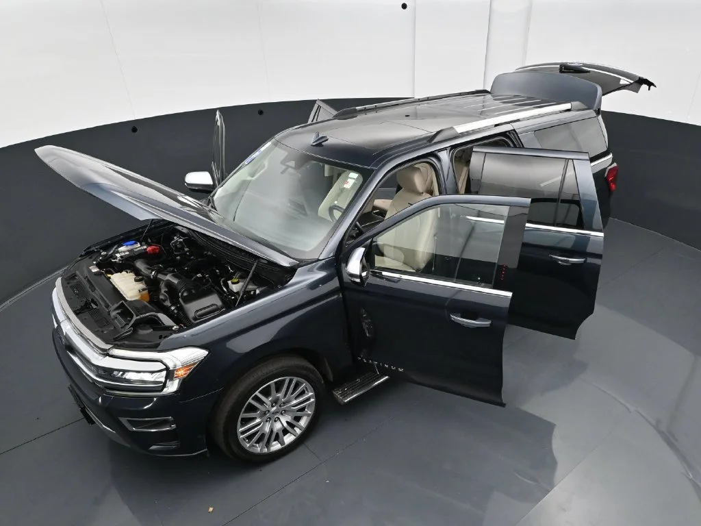Used 2024  Ford Platinum image 43