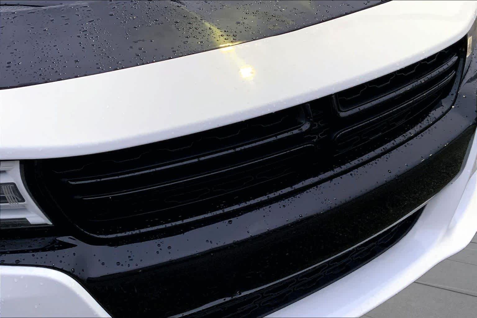 Used 2016 Bright White Clearcoat Dodge R/T image 28