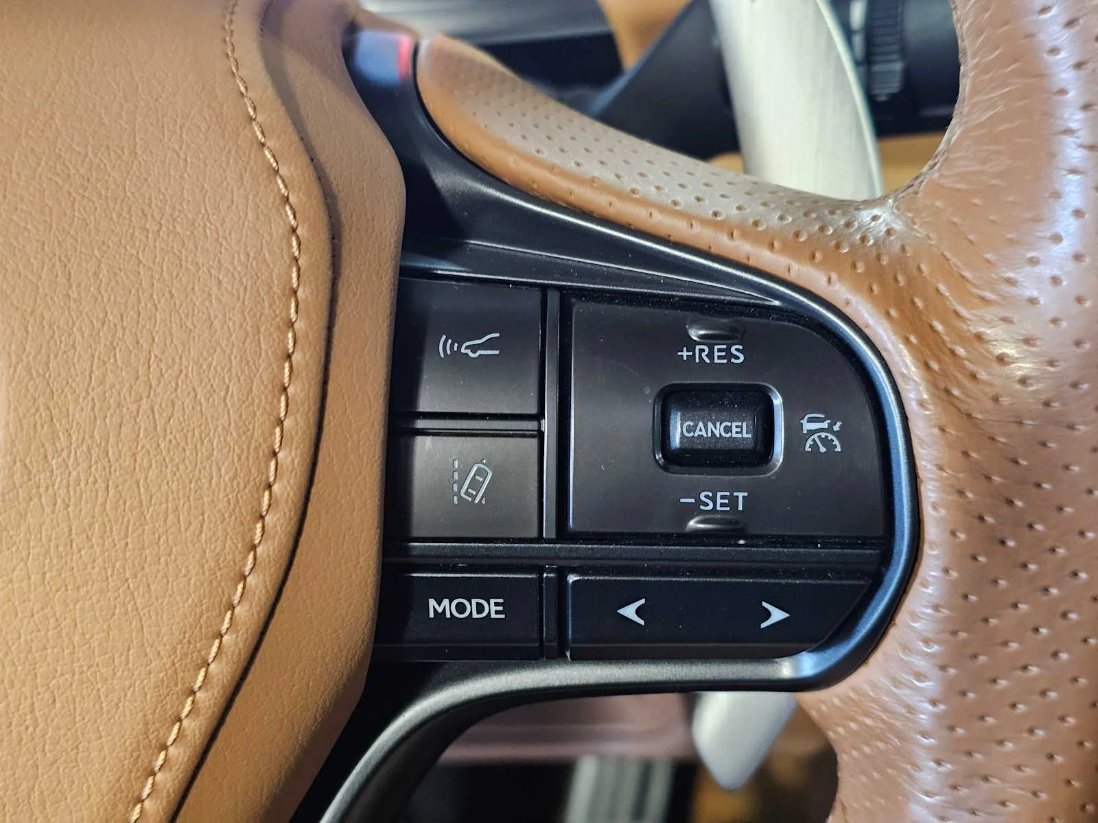Used 2021 Infrared Lexus 500 image 17