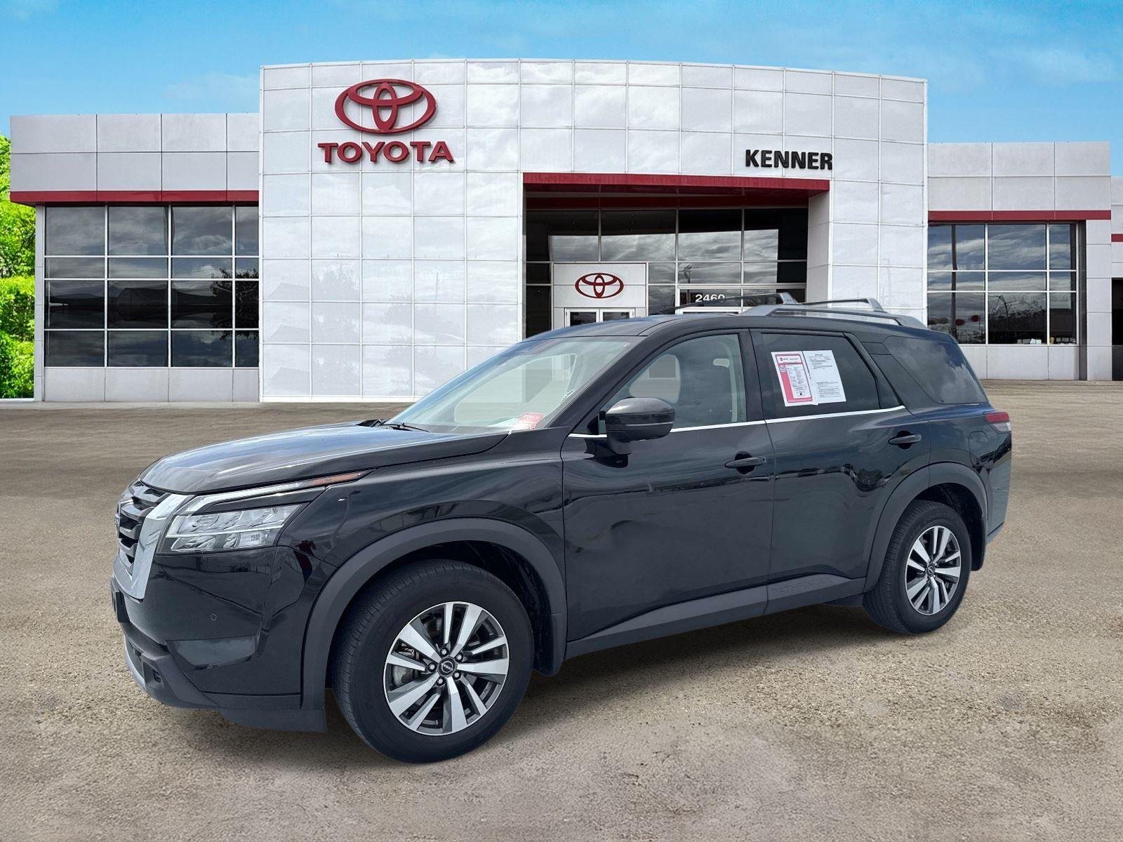 Used 2024 Super Black Nissan SL image 3