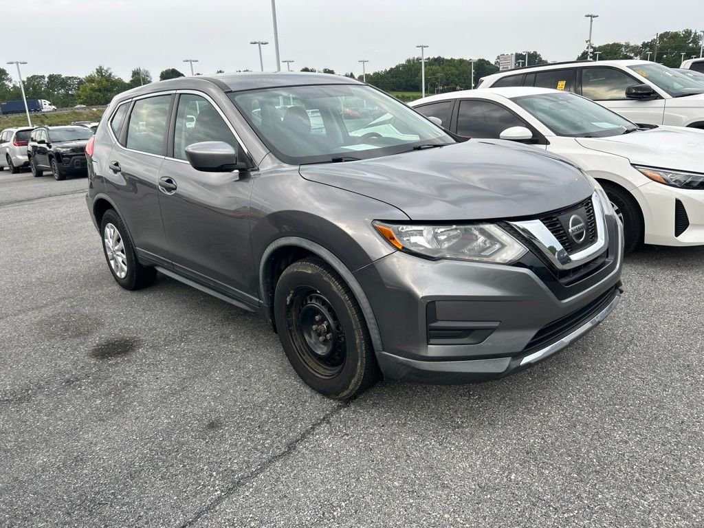 Used 2017 Gray Nissan S image 3