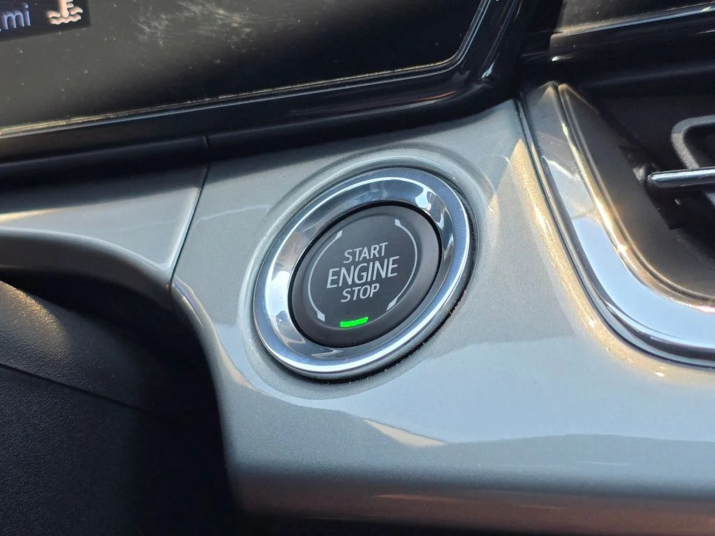 Used 2025 Gray Chevrolet LT image 33
