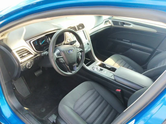Used 2019 Blue Ford SE image 25