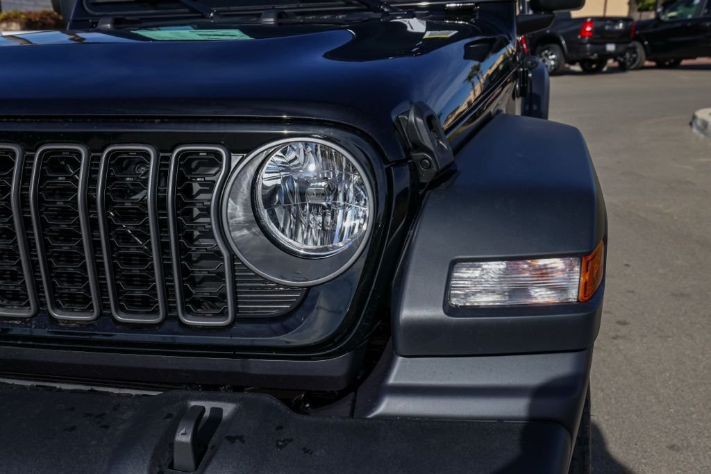 New 2026 Black Clear-Coat Exterior Paint Jeep Sport image 9