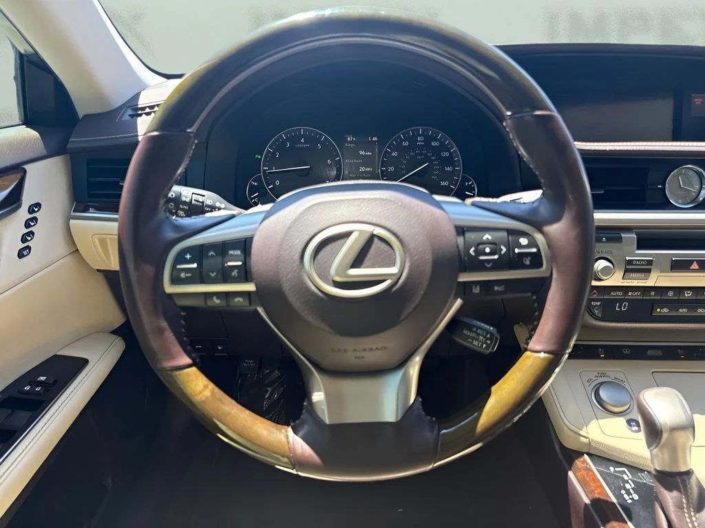 Used 2016 White Lexus 350 image 14
