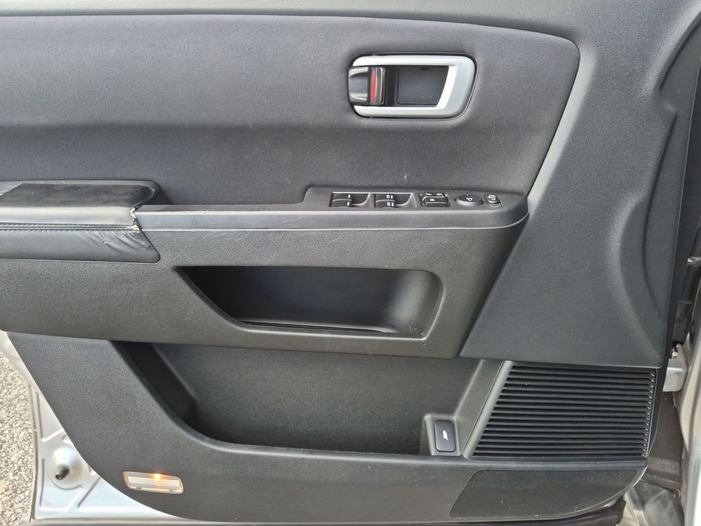 Used 2010 Silver Honda EX image 32