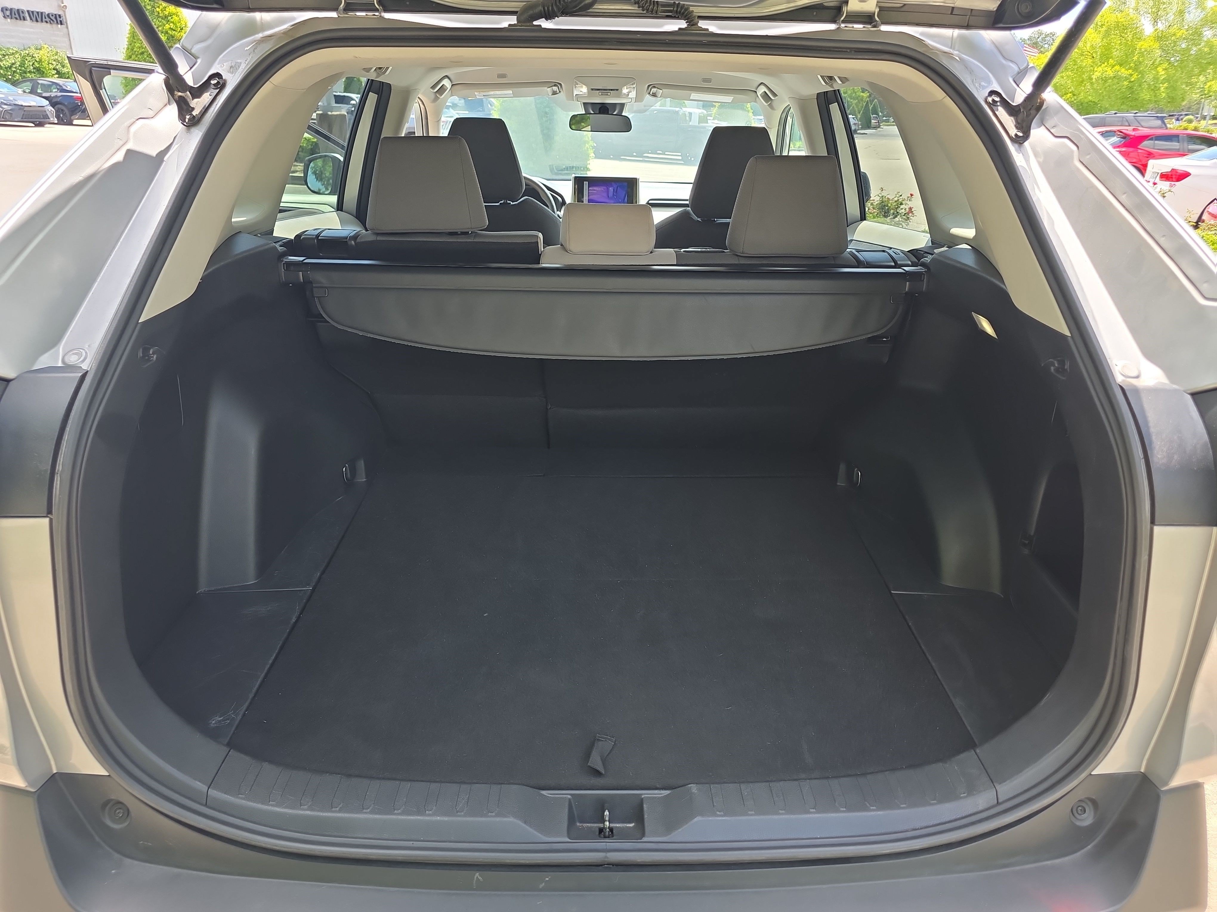 Used 2025 Silver Sky Metallic Toyota XLE image 27