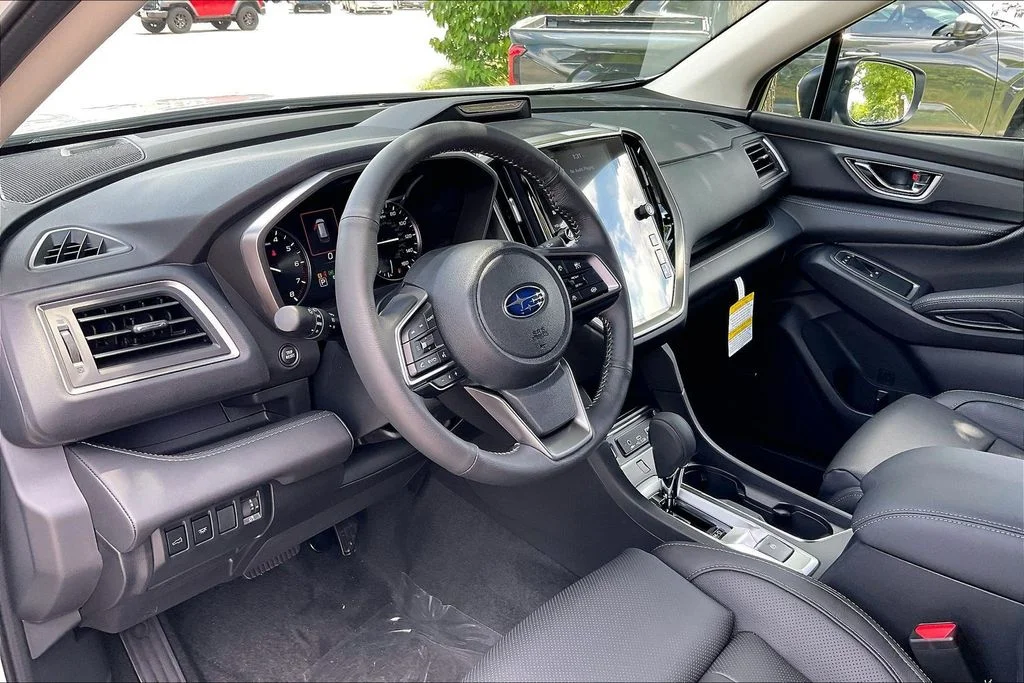 New 2026 CRYSTAL WHITE PEARL Subaru Limited 7-Passenger image 10