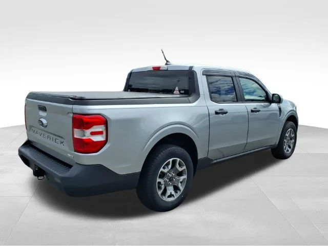 Used 2022 Silver Ford XLT image 11
