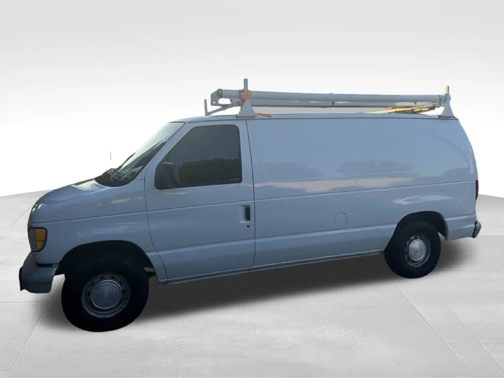 Used 1997 White Ford  image 2